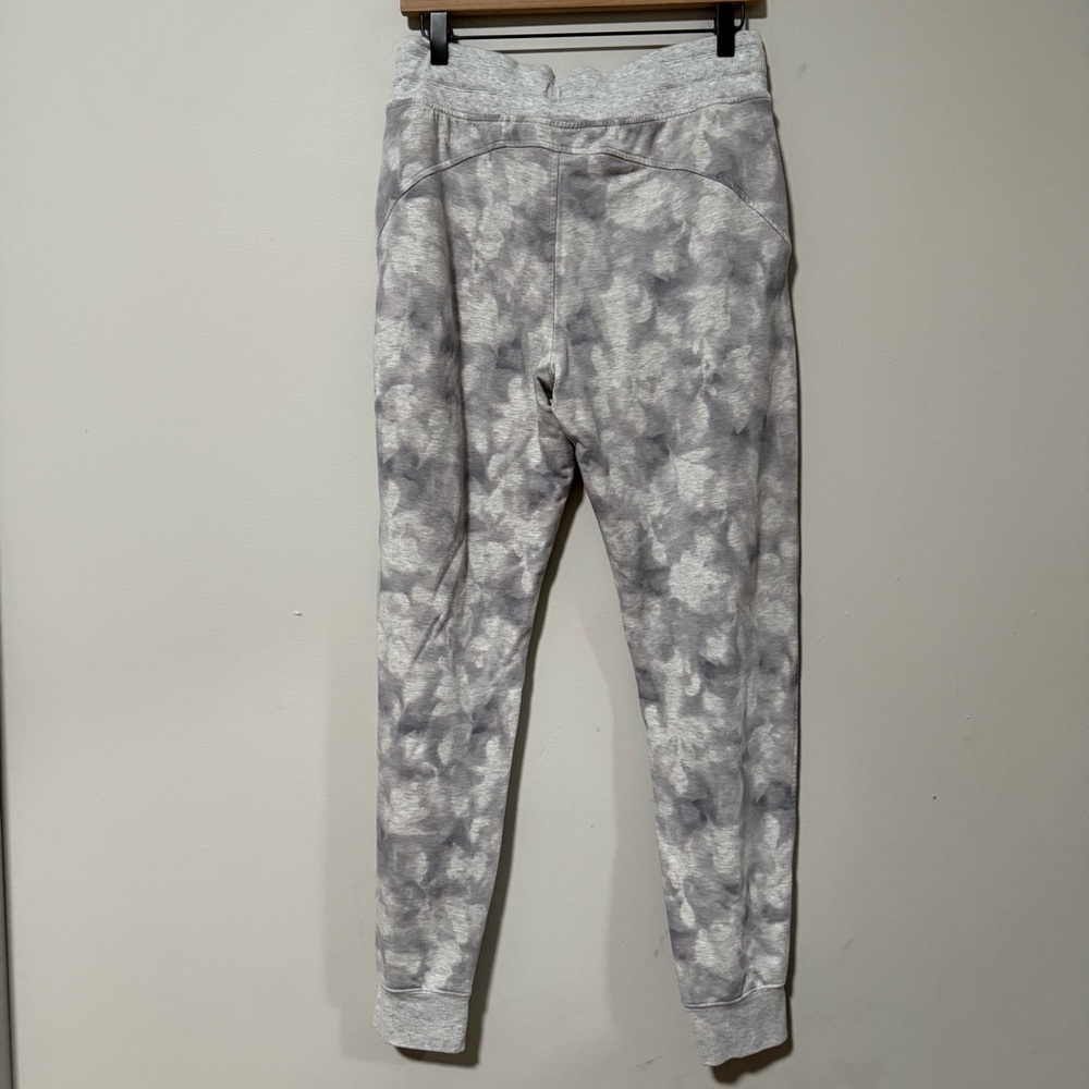 Athleta Balance Gray Printed Joggers Size Medium Tall - Picture 4 of 13